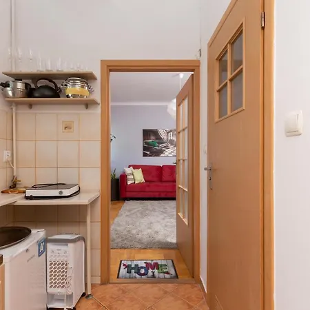 Metro Politechnika Studio Konstytucji By Renters * Warsaw